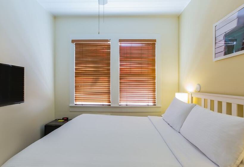 هتل Southernmost Inn Adult Exclusive