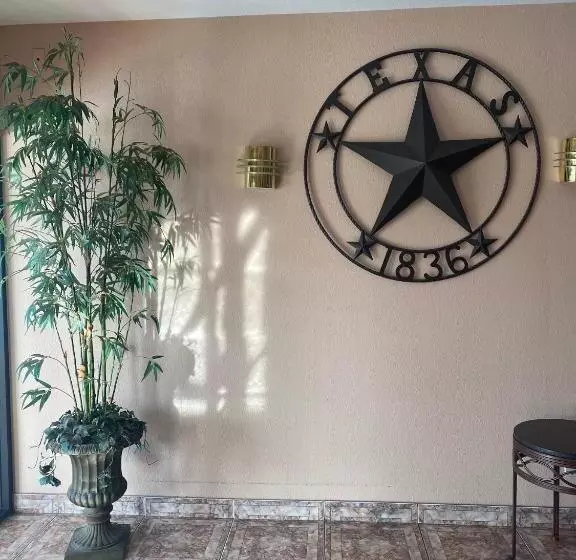 Hotelli Tropicana Inn And Suites