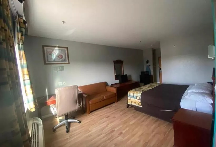 Hotelli Tropicana Inn And Suites