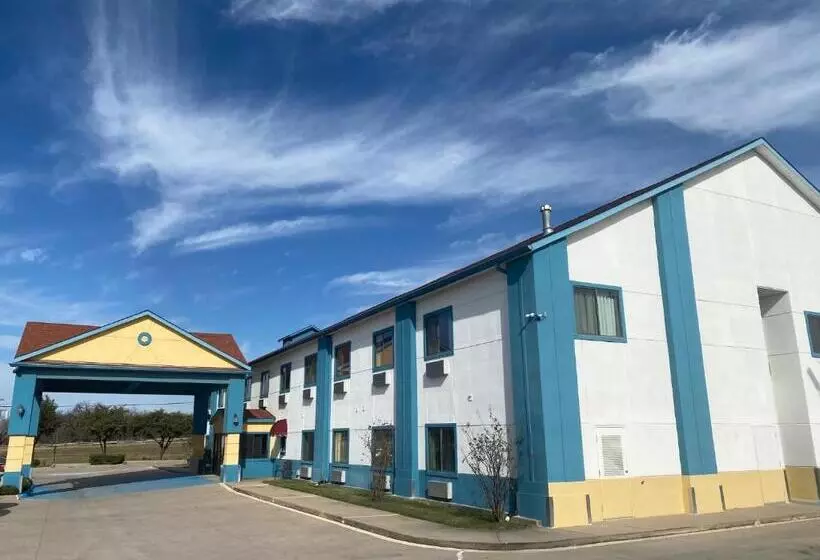 Hotelli Tropicana Inn And Suites