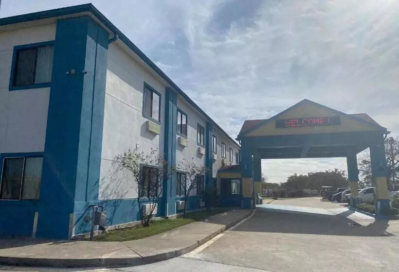 Hotelli Tropicana Inn And Suites