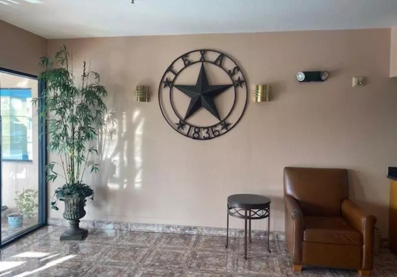 Hotelli Tropicana Inn And Suites