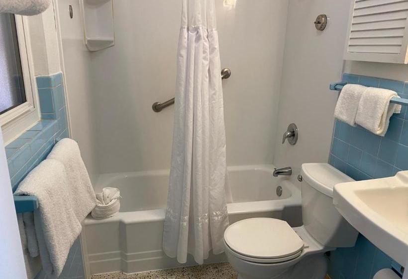 מוטל Beach Shell Inn