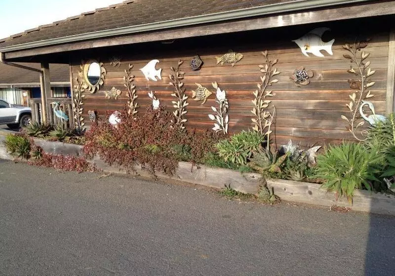 汽车旅馆  Surf Inn