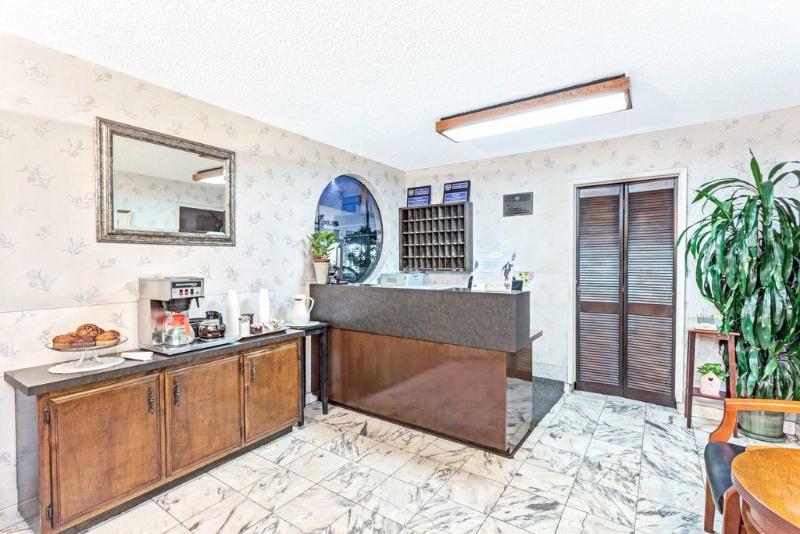 모텔 Vantage Point Inn   Woodland Hills