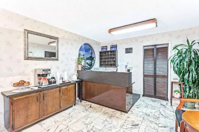 モーテル Vantage Point Inn   Woodland Hills