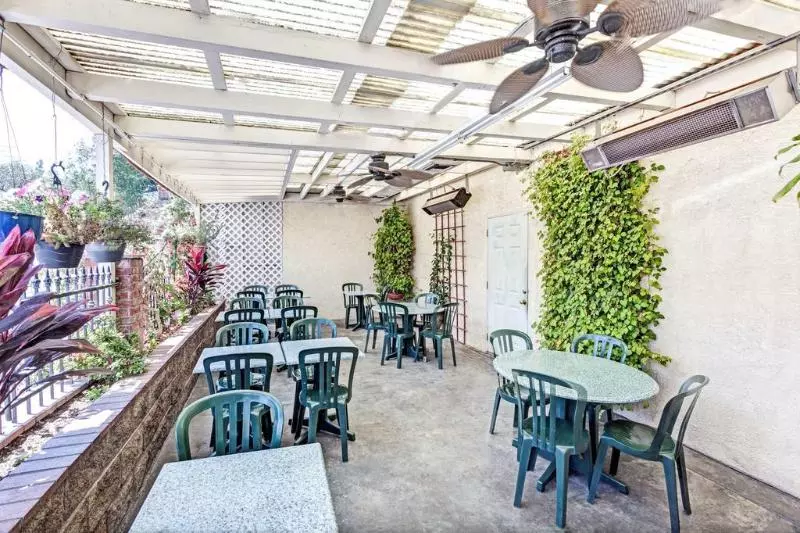 モーテル Vantage Point Inn   Woodland Hills