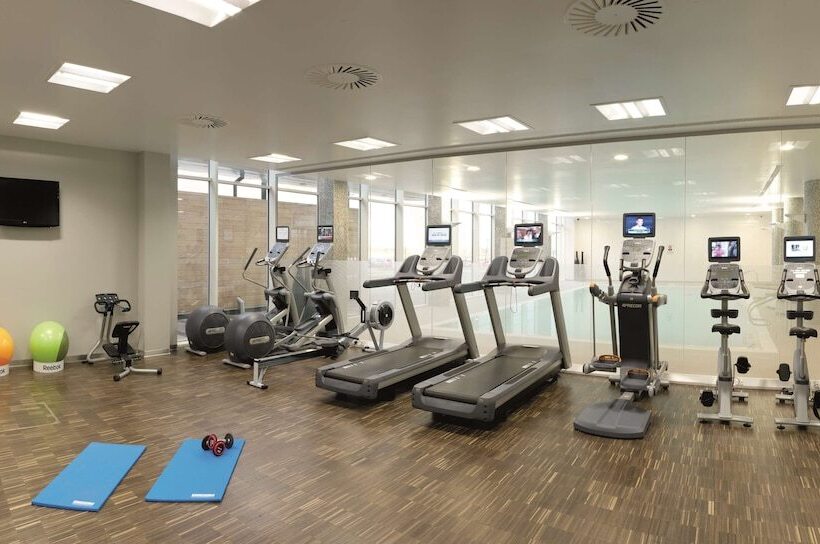 Radisson Blu Hotel East Midlands Airport