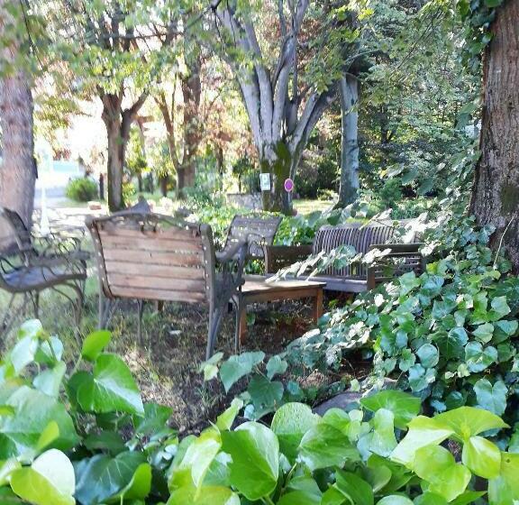 민박 Mas Des Baüs