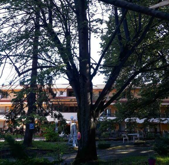 민박 Mas Des Baüs