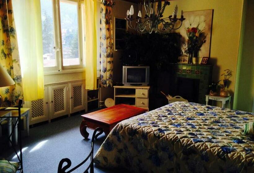 민박 Mas Des Baüs