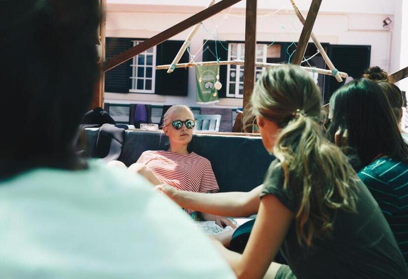 ベッドアンドブレックファースト Surf Yoga Ericeira Guest House