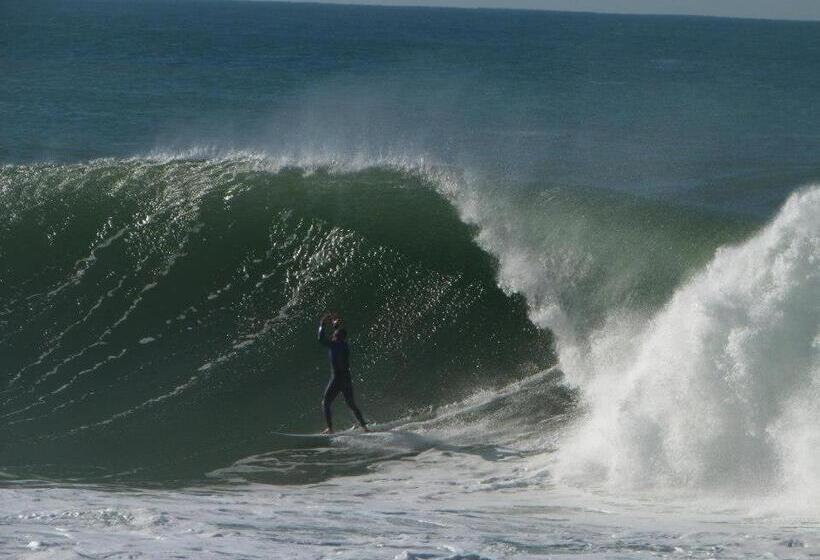 ベッドアンドブレックファースト Surf Yoga Ericeira Guest House