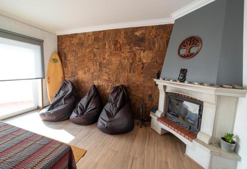 ベッドアンドブレックファースト Surf Yoga Ericeira Guest House