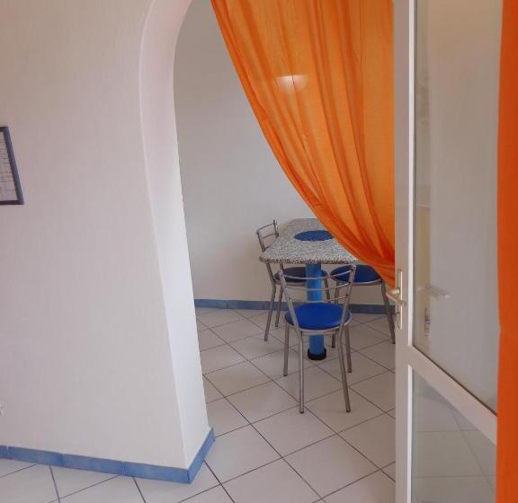 تختخواب و صبحانه Villa Flavia   Adults Only