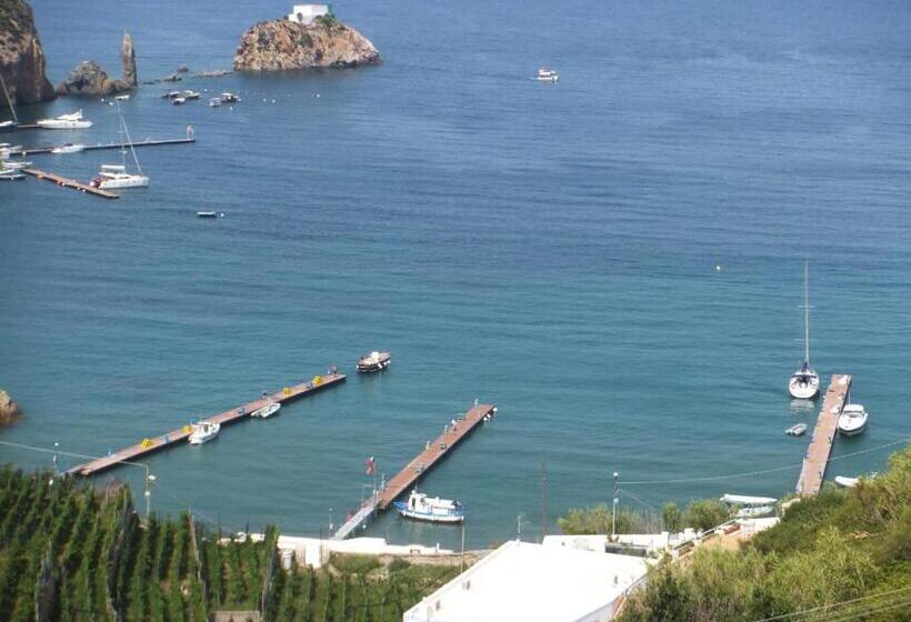 تختخواب و صبحانه Villa Flavia   Adults Only