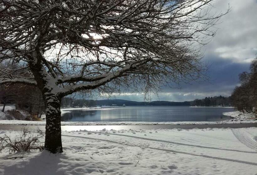 فندق Les Grillons Du Morvan