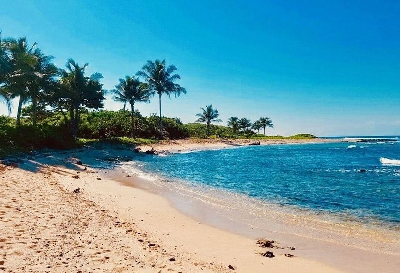 Camp Utila Village   Hostel