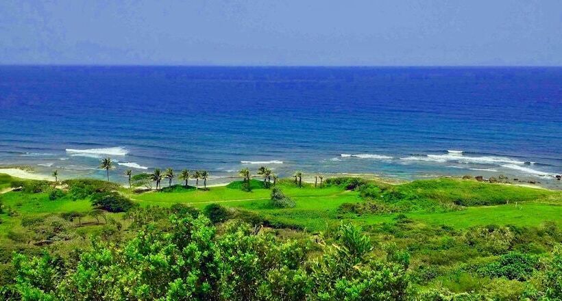 Camp Utila Village   Hostel