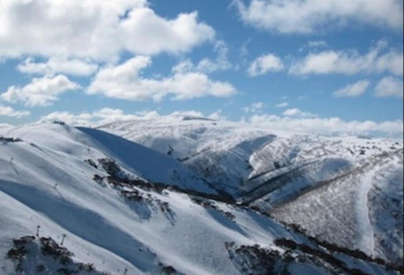 בית מלון כפרי Ski Club Of East Gippsland