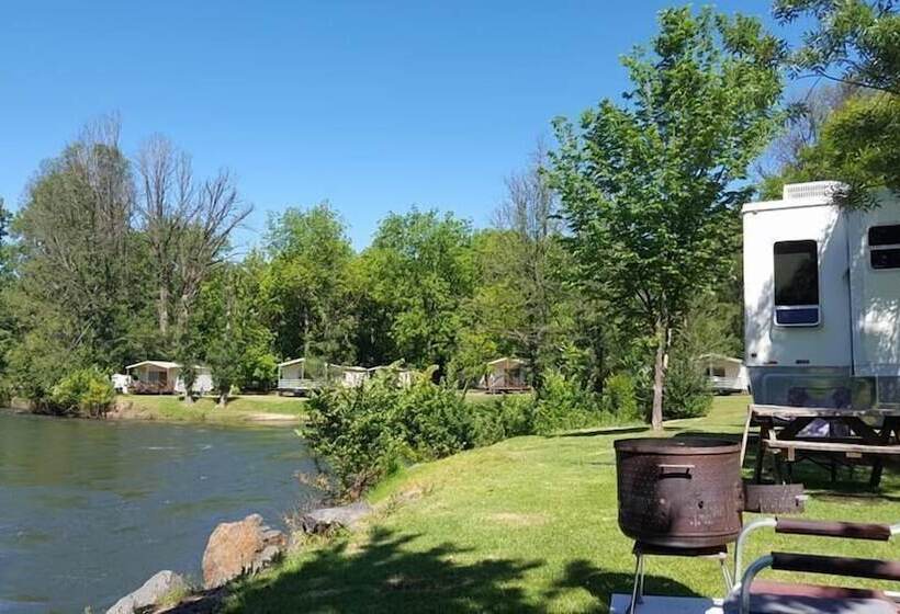 호텔 Riverglade Caravan Park