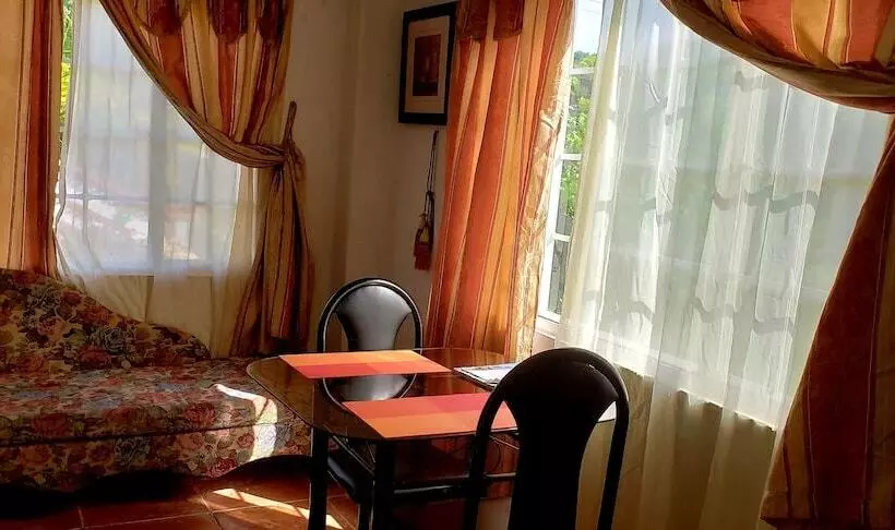 پانسیون Tranquil Guest House