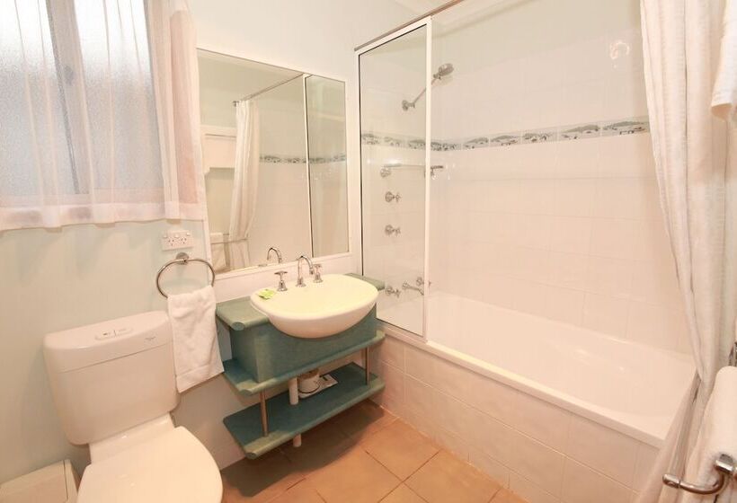 Отель Lakesea Park