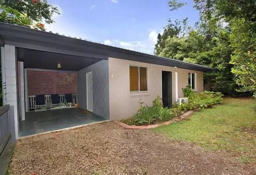 Hotel Mapleton Cabins & Caravan Park