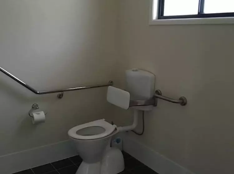 Hotel Mapleton Cabins & Caravan Park