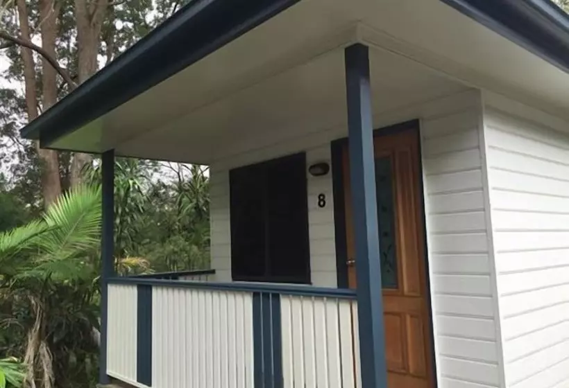 Hotel Mapleton Cabins & Caravan Park