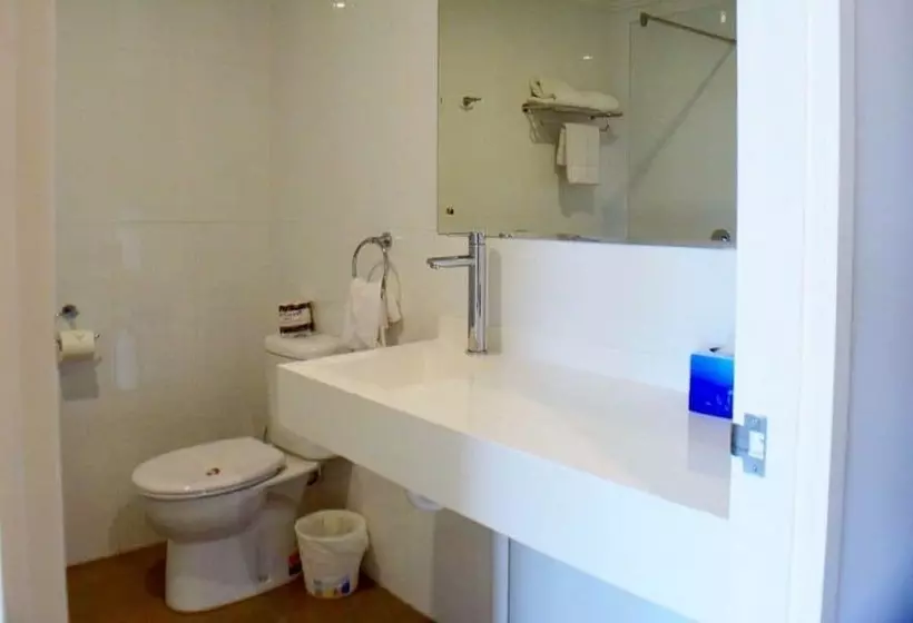 مُتل Western Heritage Motor Inn