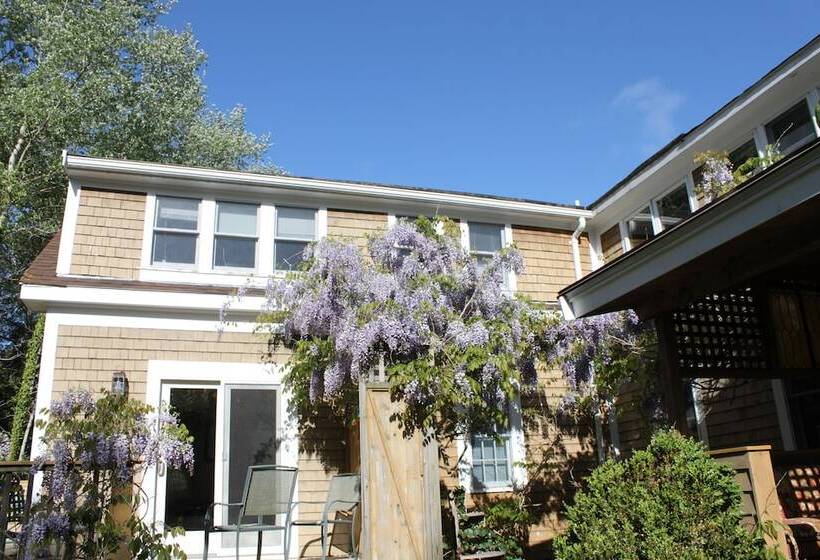 بنسيون Chatham Guest Rooms