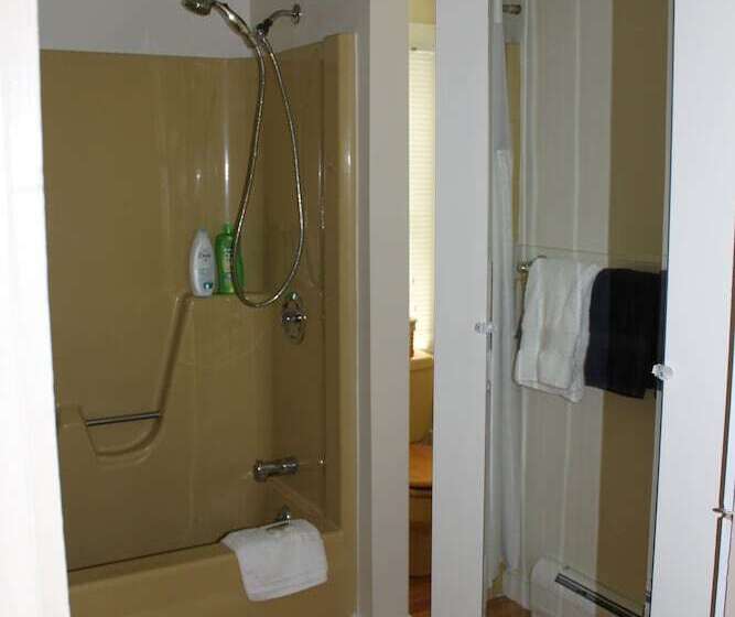 بنسيون Chatham Guest Rooms