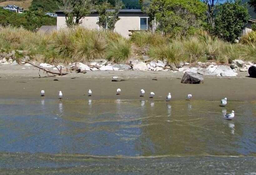 منتجع Pohara Beach Top 10 Holiday Park