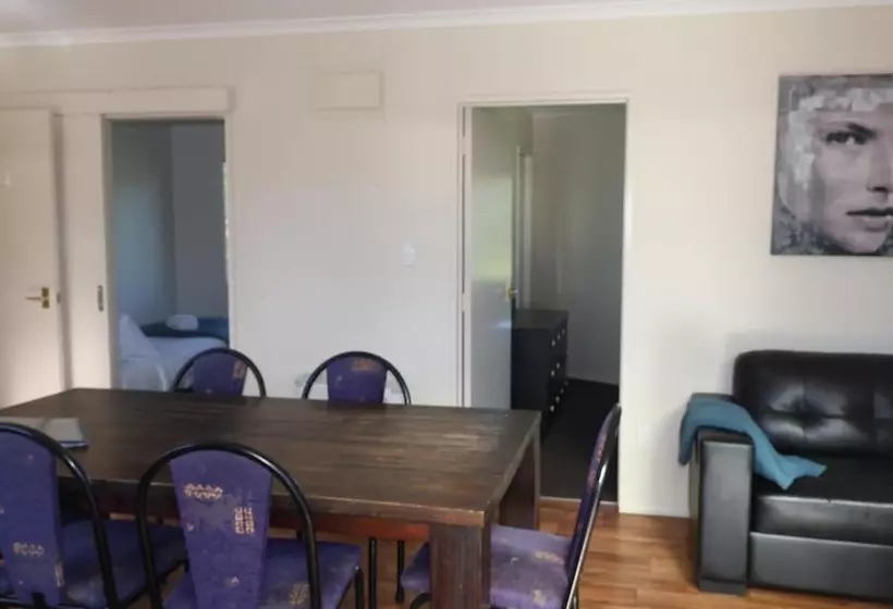 Lomakeskus Pohara Beach Top 10 Holiday Park