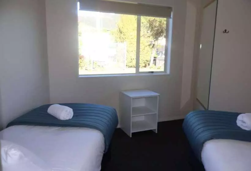 Lomakeskus Pohara Beach Top 10 Holiday Park