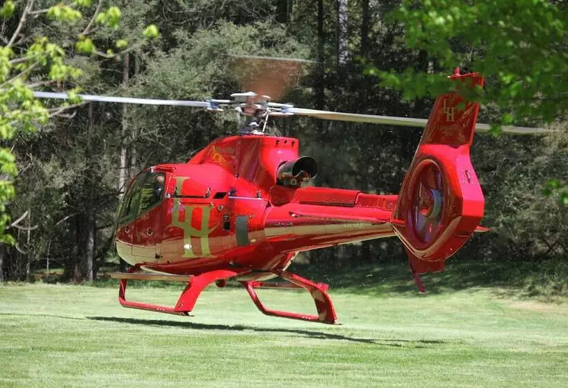 Woodlands Rainforest Retreat