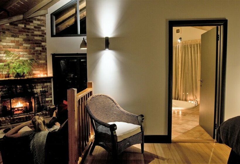 Woodlands Rainforest Retreat