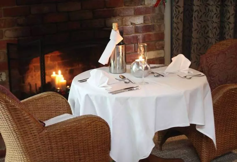 Woodlands Rainforest Retreat