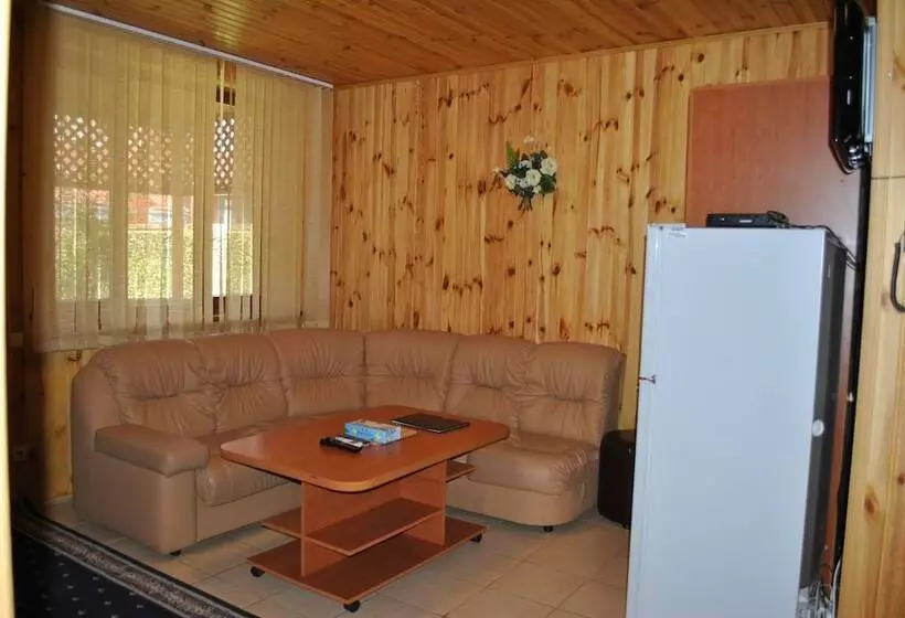 هتل Kompleks Otdykha Elki Palki