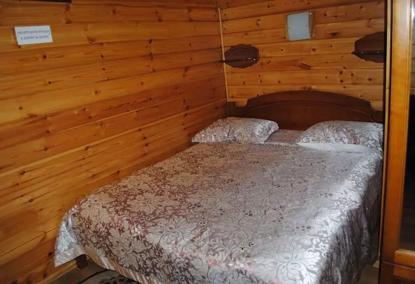 هتل Kompleks Otdykha Elki Palki