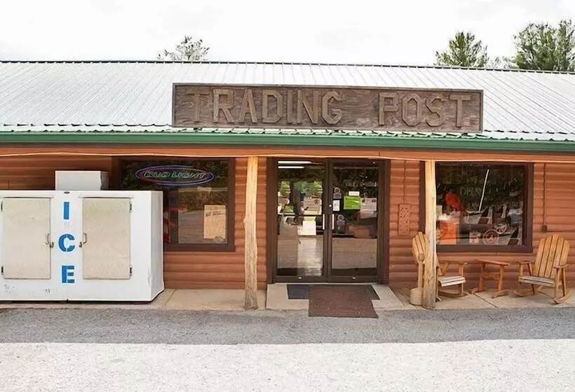 Hotelli Natchez Trace Rv Campground