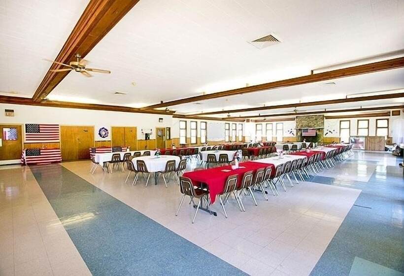 בית מלון כפרי Natchez Trace Rv Campground