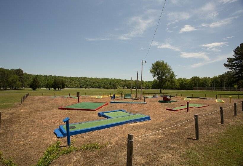 בית מלון כפרי Natchez Trace Rv Campground