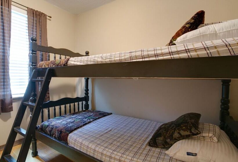 בית מלון כפרי Natchez Trace Rv Campground