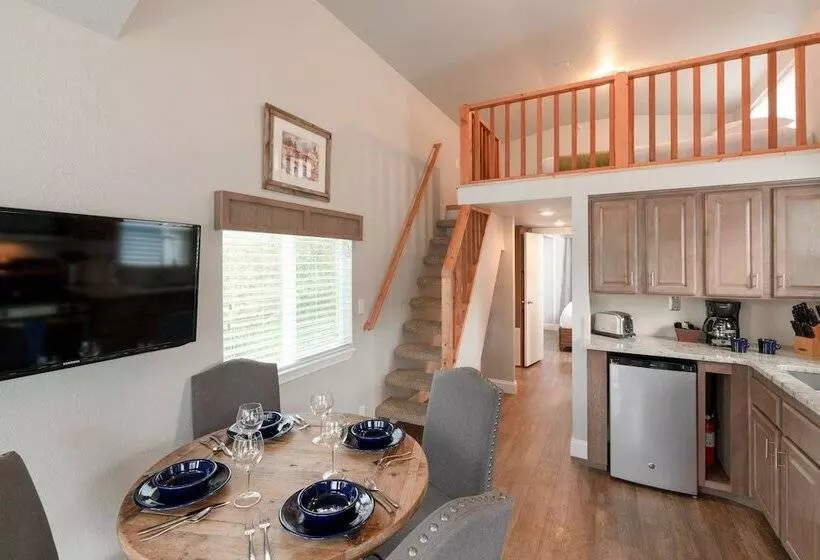 Hotelli Oceanside Beachfront Rv Resort