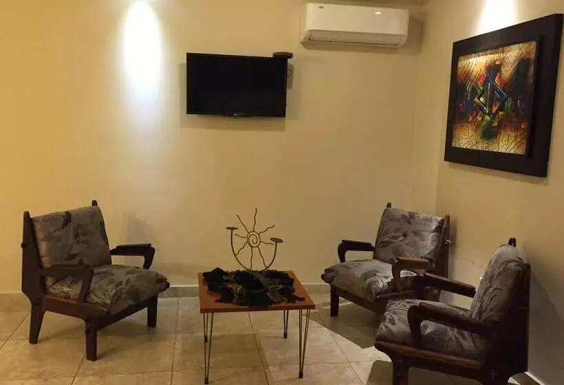 ホテル El Patio Suites Ii