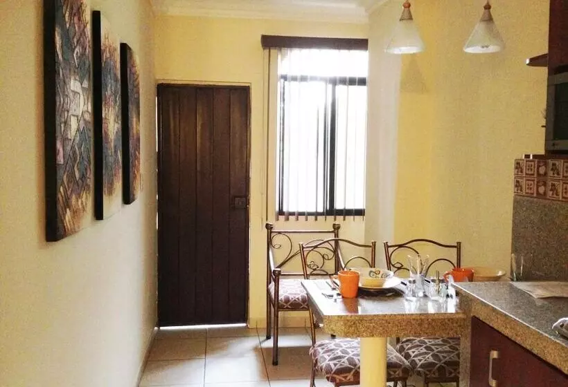 ホテル El Patio Suites Ii