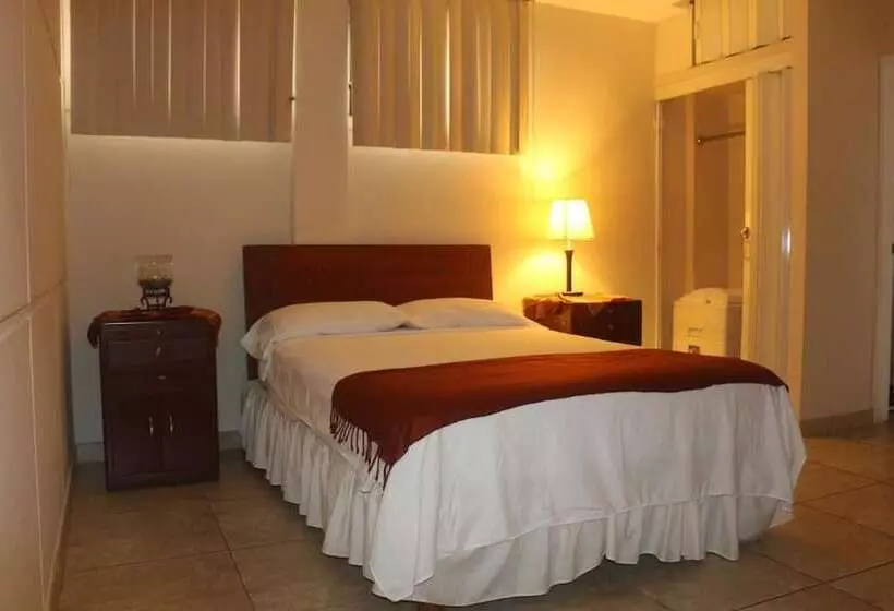 ホテル El Patio Suites Ii