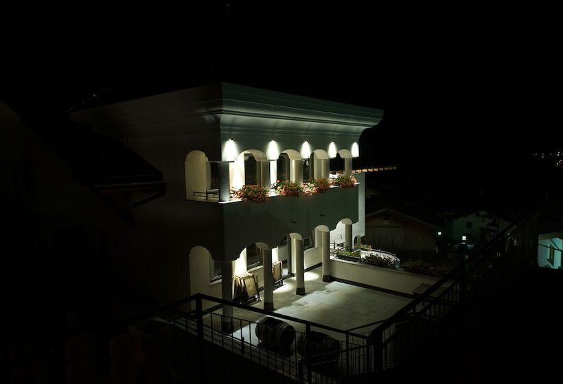 هتل Haus Sonnenterrasse